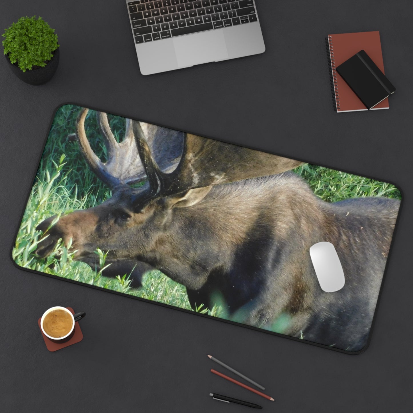 Get Moose in a Daydream!, Desk Mat