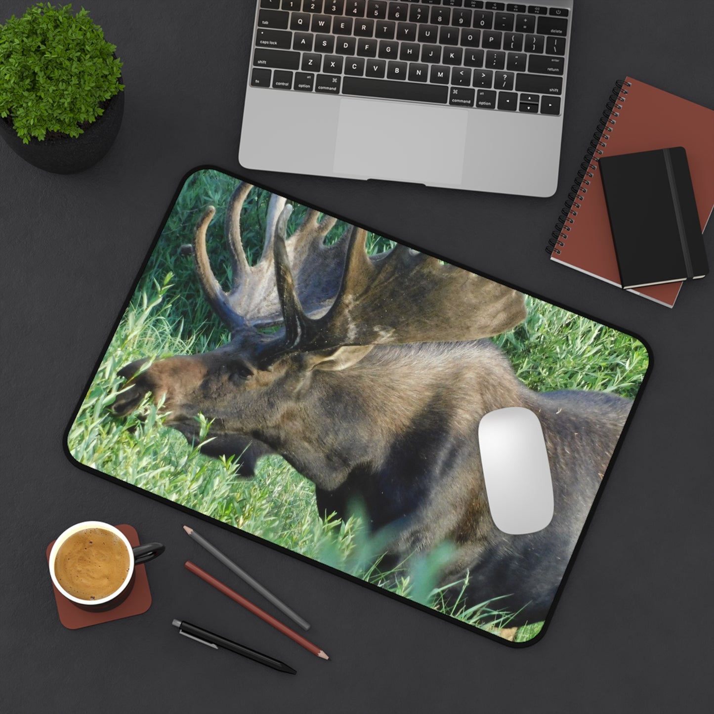 Get Moose in a Daydream!, Desk Mat