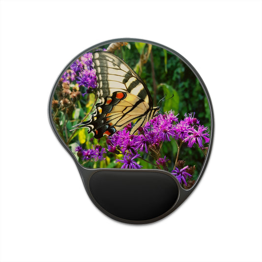 Butterfly Mouse Pad with Wrist Rest, Flap Your Way Through 8 Hours of Daydreaming and Wrist Comfort!