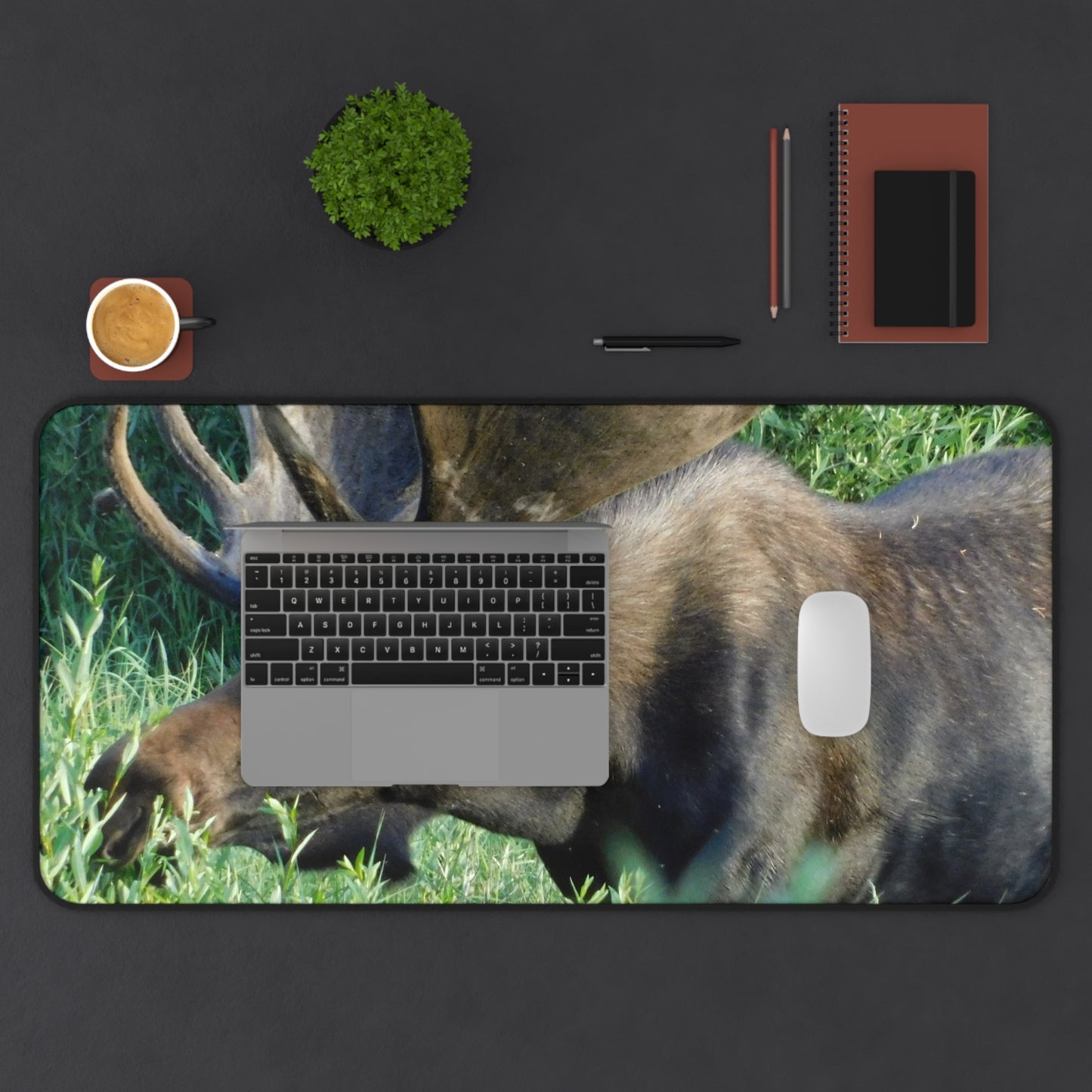 Get Moose in a Daydream!, Desk Mat