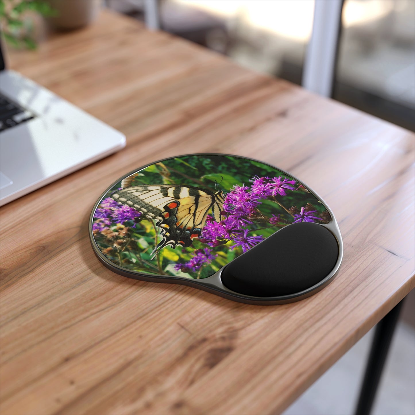 Butterfly Mouse Pad with Wrist Rest, Flap Your Way Through 8 Hours of Daydreaming and Wrist Comfort!