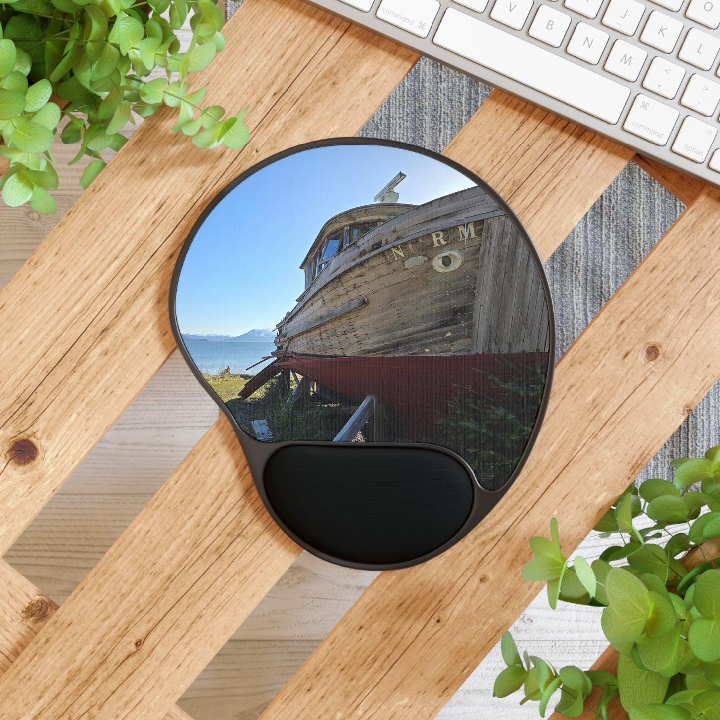 Wooden Boat Mouse Pad with Wrist Rest, Float Away While Your Wrist Rests on the 8-Hour Grind!