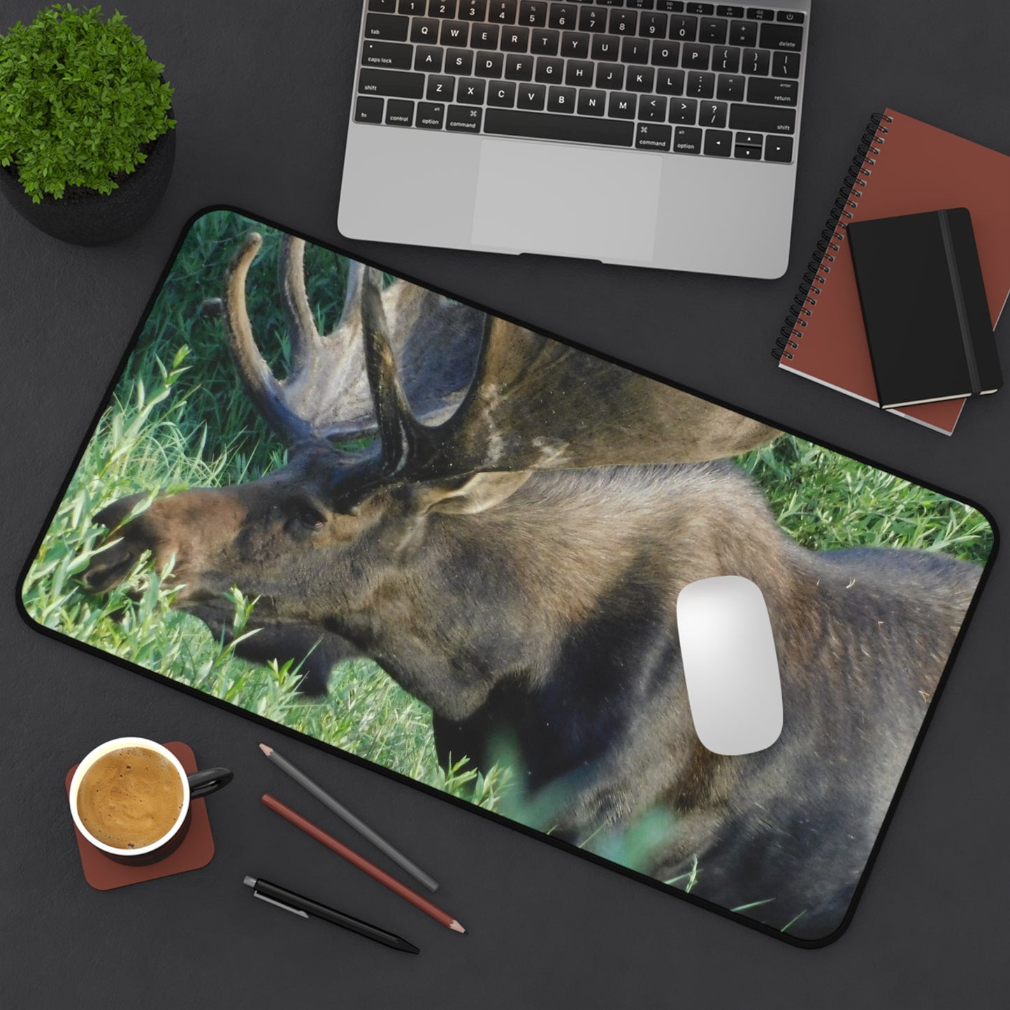 Get Moose in a Daydream!, Desk Mat